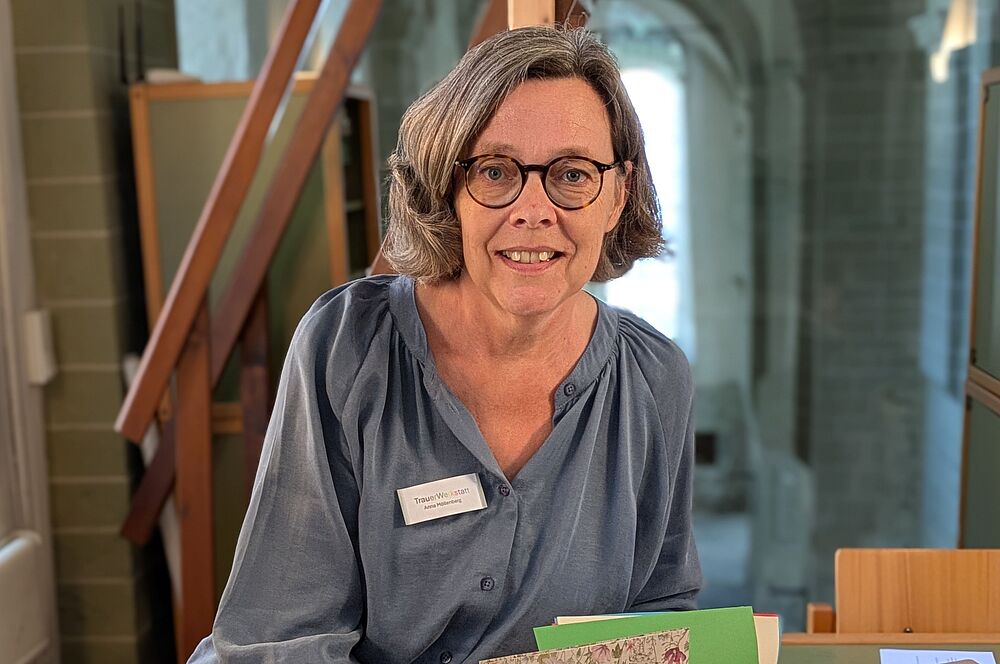 Bild zeigt Anna Möllenberg als Initiatorin der Trauerwerkstatt