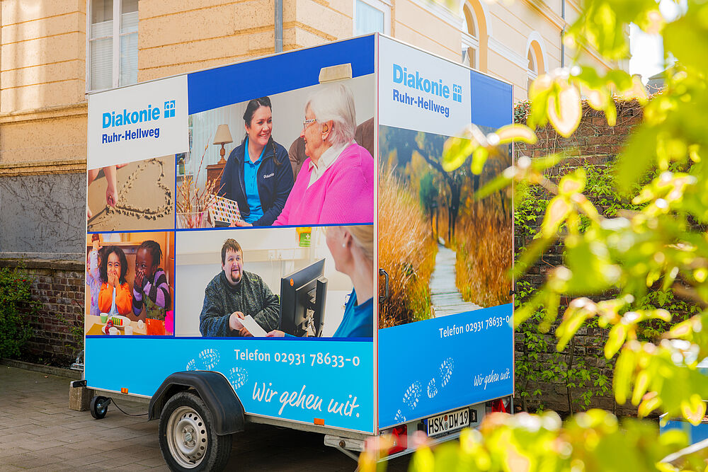 Bild zeigt neu folierten Anhänger